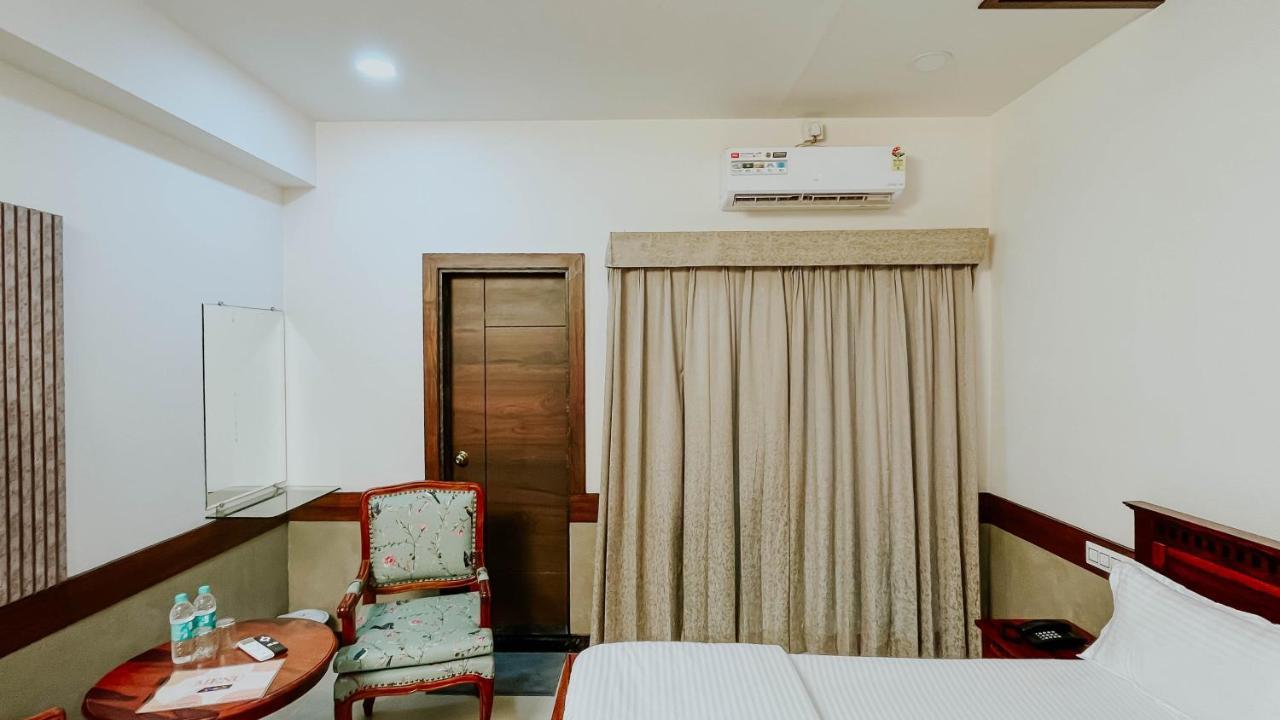 Hotel Tirth By Sonu'S Ujjain Exterior foto