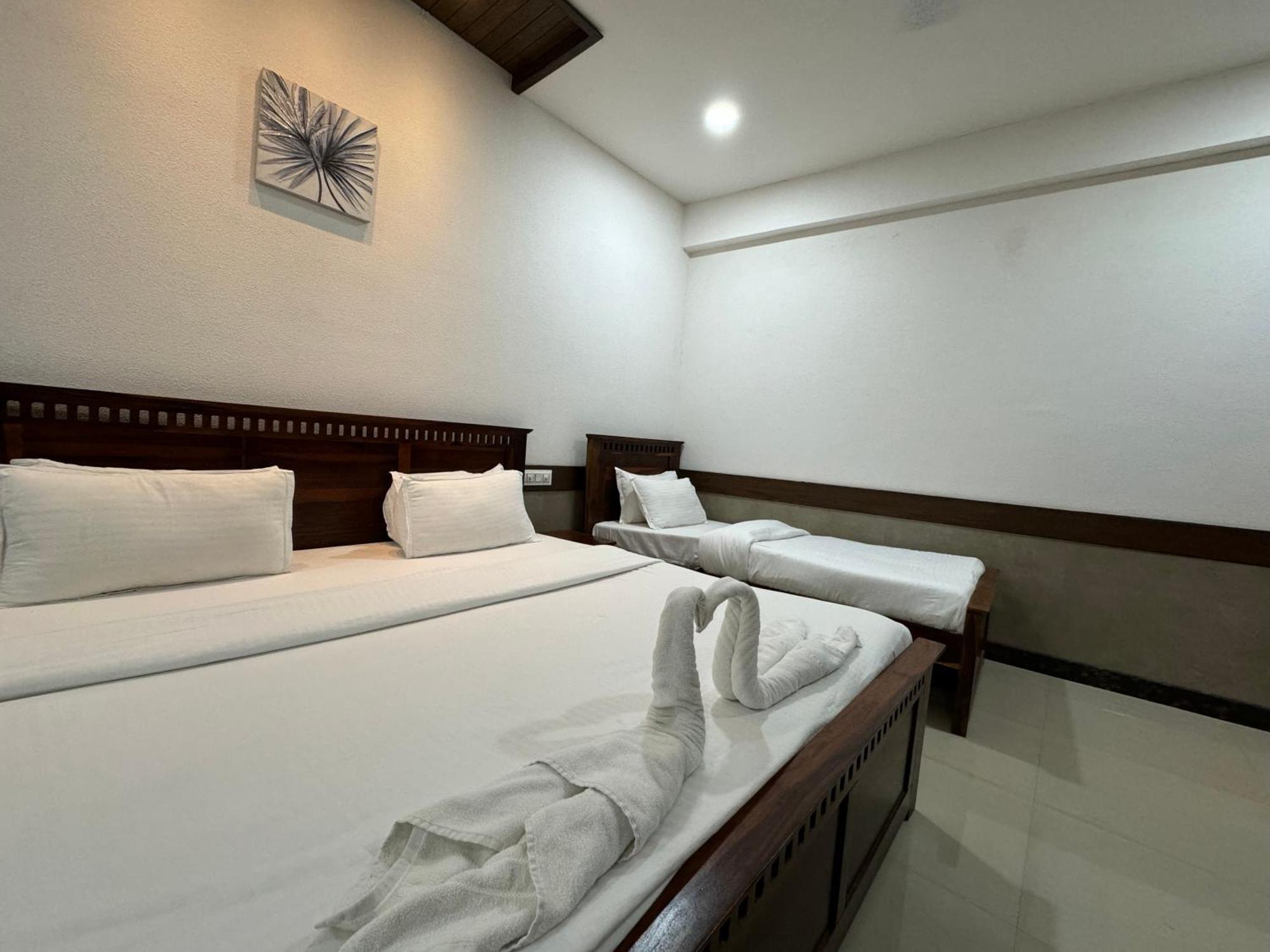 Hotel Tirth By Sonu'S Ujjain Exterior foto
