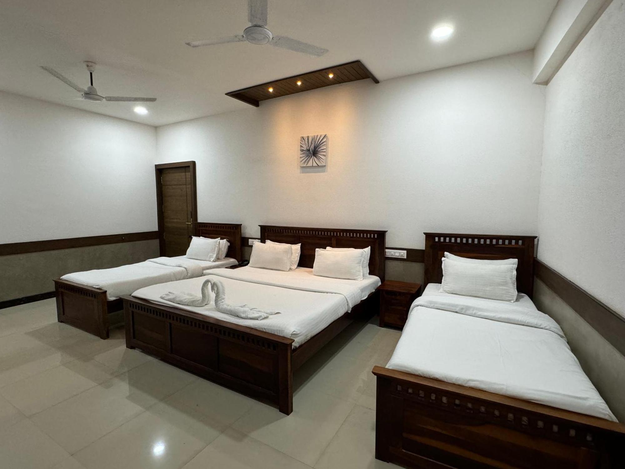 Hotel Tirth By Sonu'S Ujjain Quarto foto
