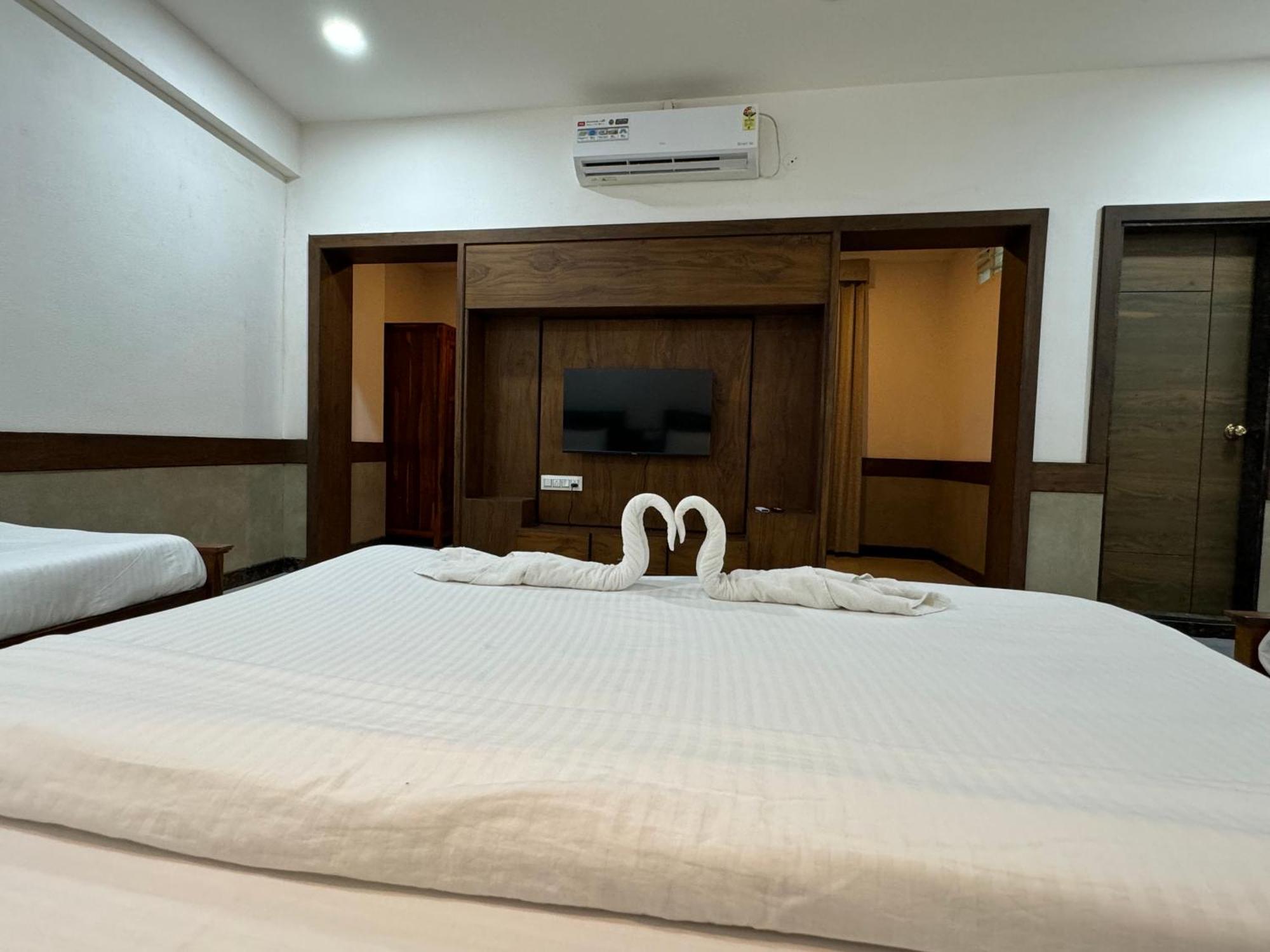 Hotel Tirth By Sonu'S Ujjain Quarto foto