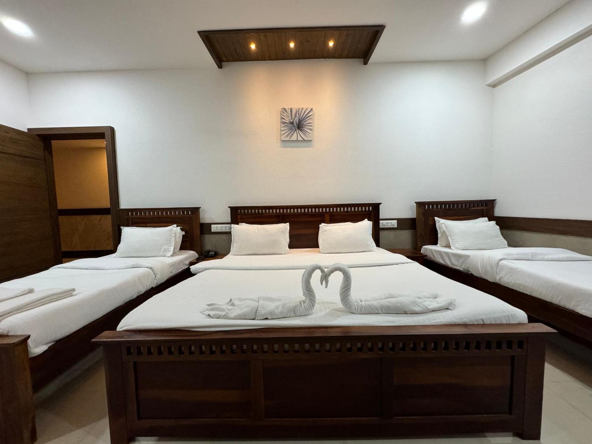 Hotel Tirth By Sonu'S Ujjain Quarto foto