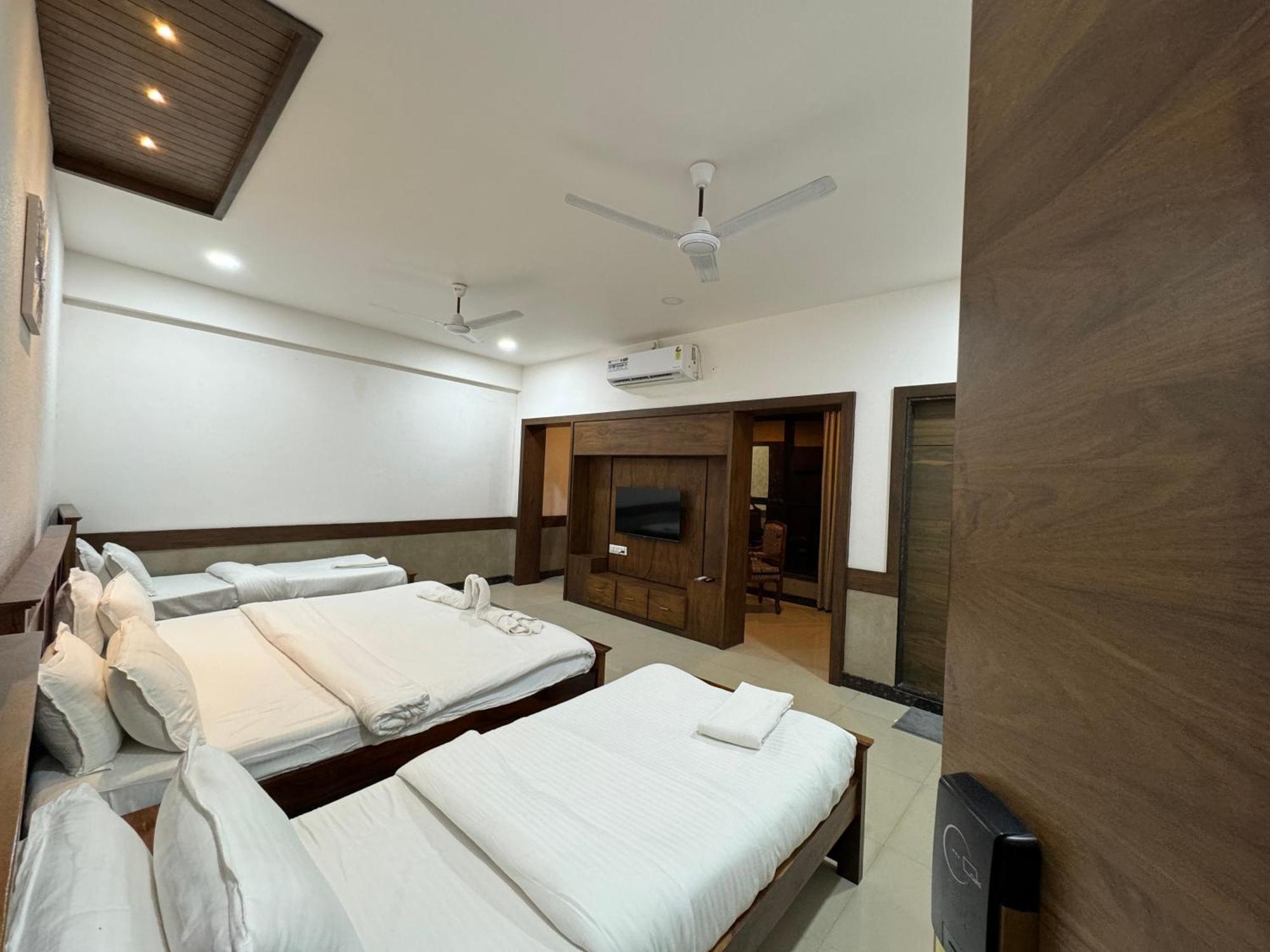 Hotel Tirth By Sonu'S Ujjain Quarto foto